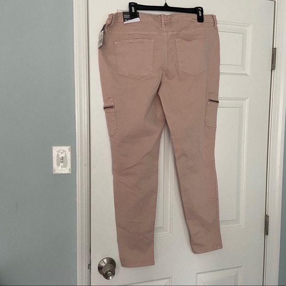 Plus size mid rise pant - Picture 2 of 2